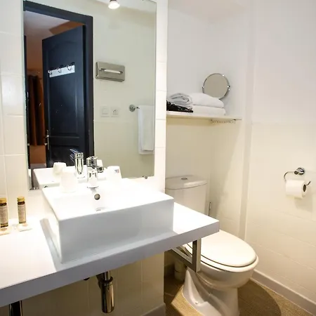 Claudia Centre - Parking 3* Cannes