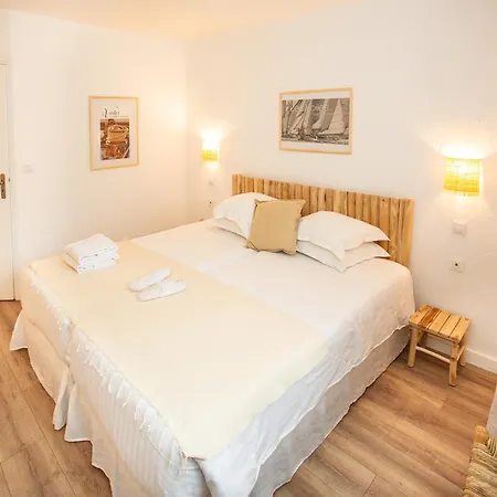 Claudia Centre - Parking Szálloda Cannes