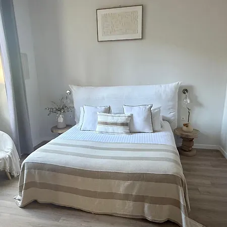 Claudia Centre - Parking Szálloda Cannes