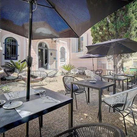 Claudia Centre - Parking 3* Cannes