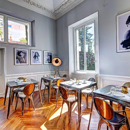 Claudia Centre - Parking 3* كان