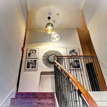 Claudia Centre - Parking فندق كان