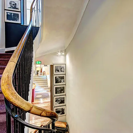 Claudia Centre - Parking 3*