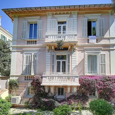 Claudia Centre - Parking كان