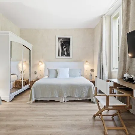 Claudia Centre - Parking 3*