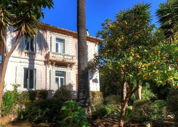 Claudia Centre - Parking 3* 戛纳