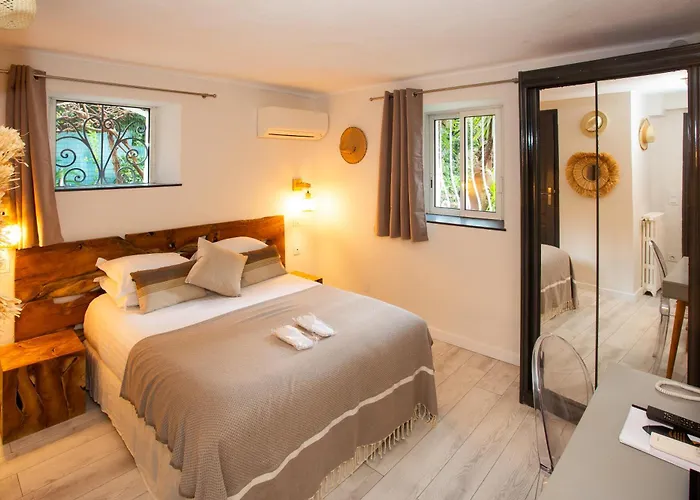 Claudia Centre - Parking 酒店