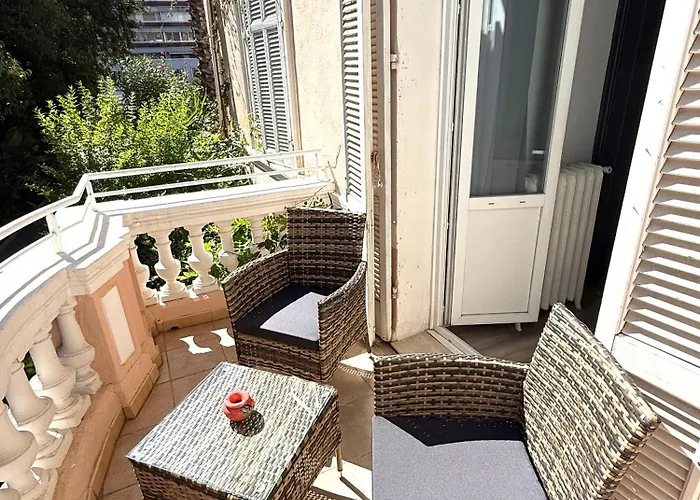 Claudia Centre - Parking 3* 戛纳