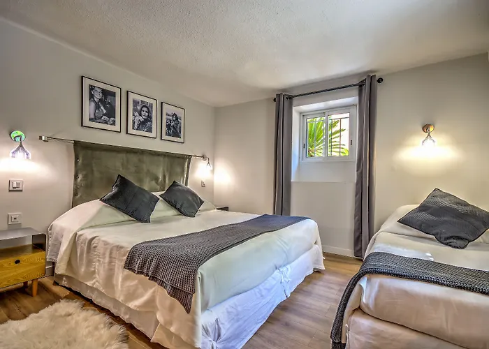 Claudia Centre - Parking 酒店 戛纳