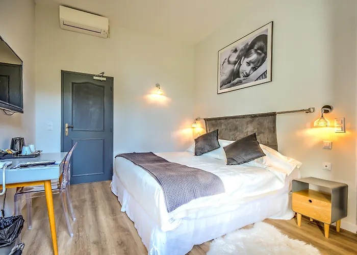 Claudia Centre - Parking 3*