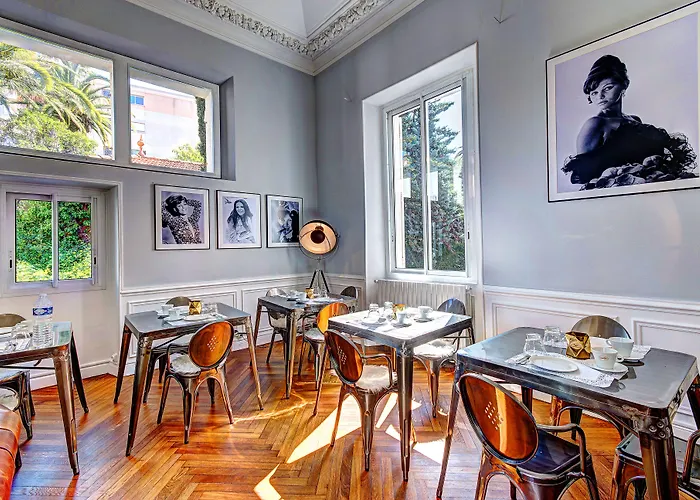 Claudia Centre - Parking 3* 戛纳