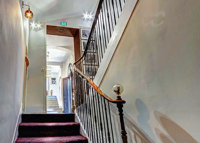 Claudia Centre - Parking 3* 戛纳