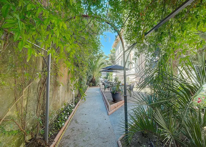 Claudia Centre - Parking 3*