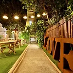 Claudia Centre - Parking Hotel