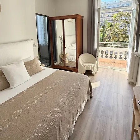 Claudia Centre - Parking 칸느