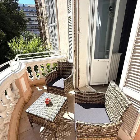 Claudia Centre - Parking 3* 칸느