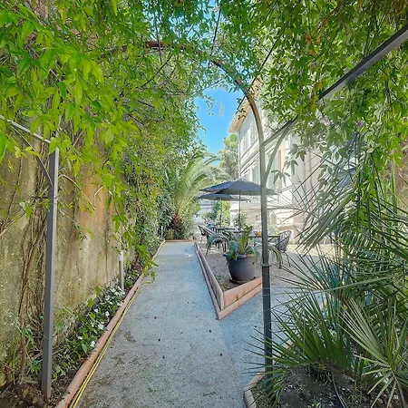 Claudia Centre - Parking 3*