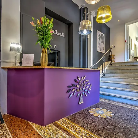 Claudia Centre - Parking Hotel Cannes