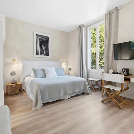 Claudia Centre - Parking 3* Cannes