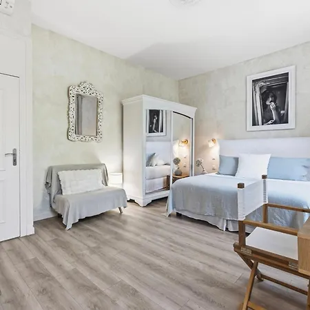Claudia Centre - Parking Hotel Cannes