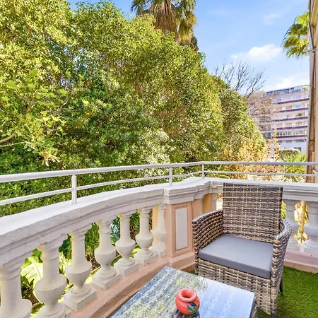 Claudia Centre - Parking 3* Cannes