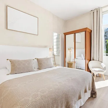 Claudia Centre - Parking Hotel 3*